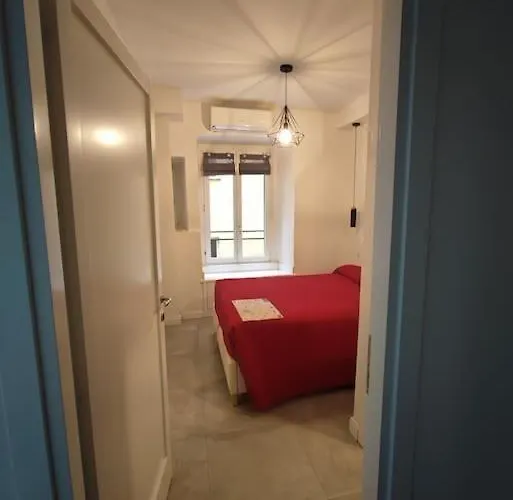 Samdom's Station Termini Apartment *