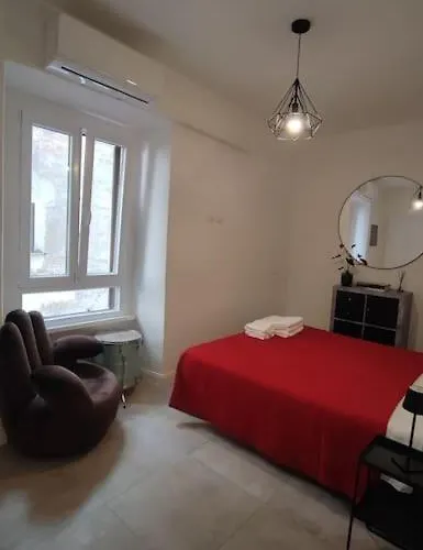 Samdom's Station Termini Apartment Rom