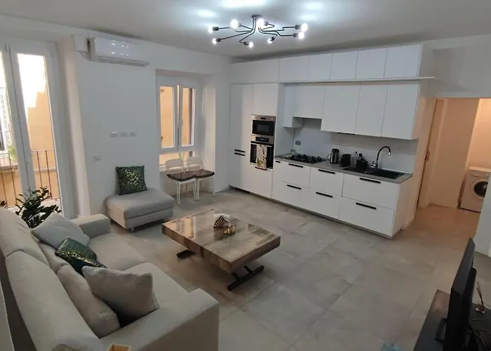 Samdom's Station Termini Apartment *