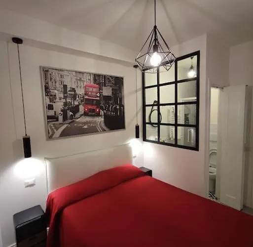 Samdom's Station Termini Apartment *